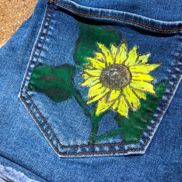 SO Sunflower Custom Jean Shorts - Size 11 - Picture 4 of 4